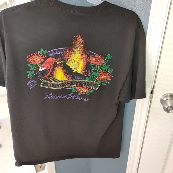 NEW Hanes Kilauea Volcano Hawaii Graphic Black Tee. XL - Picture 3 of 6
